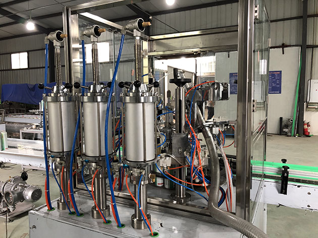 Chine Machine de remplissage de bouteille de pasteurizer à lait avec  bouteilles de 1000 ml Fabricants